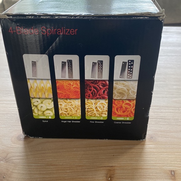 Paderno 4 Blade Spiralizer - Picture 3 of 3